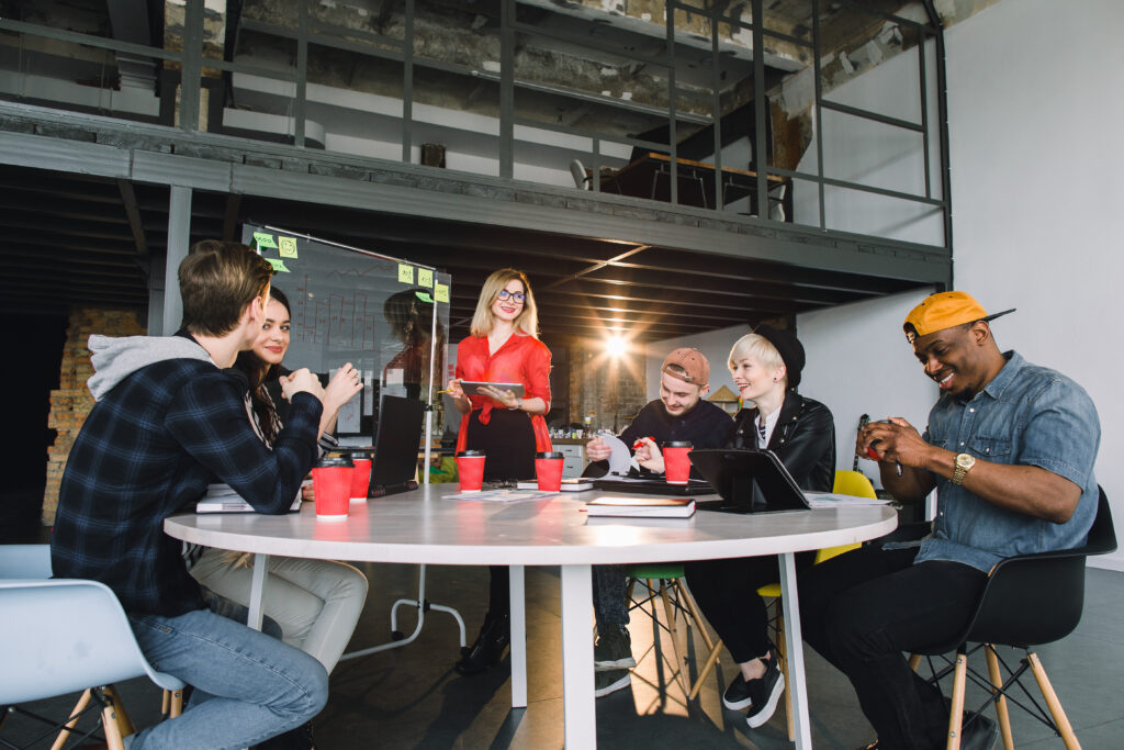 Uber, AirBnB & Co.: Wie gelingt das Plattform-Startup?